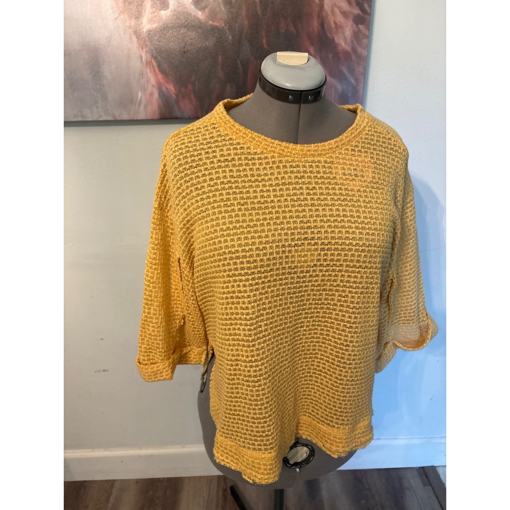 Umgee USA Mustard Yellow Waffle Knit Raw Hem 3/4 Sleeve Top Small